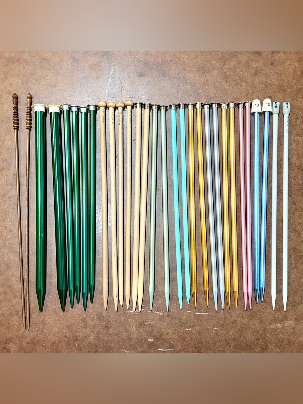 Vintage BOYE- 185 Assorted Metal and Wood Knitting Needles bundle & a neat case